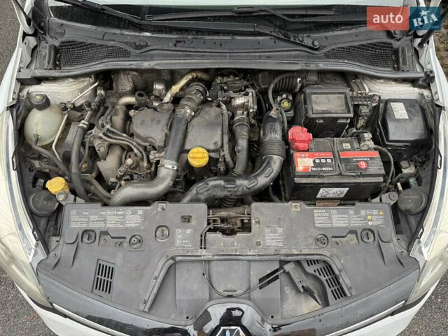 Белый Рено Клио, объемом двигателя 1.5 л и пробегом 286 тыс. км за 7000 $, фото 14 на Automoto.ua