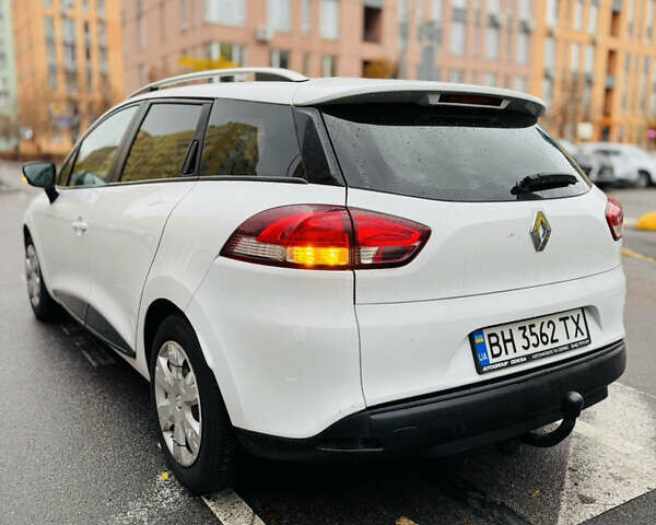 Белый Рено Клио, объемом двигателя 1.5 л и пробегом 286 тыс. км за 7000 $, фото 3 на Automoto.ua