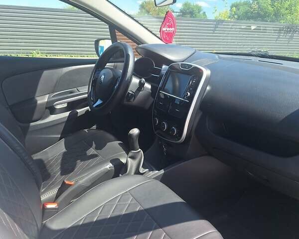 Білий Рено Кліо, об'ємом двигуна 1.5 л та пробігом 238 тис. км за 7900 $, фото 7 на Automoto.ua
