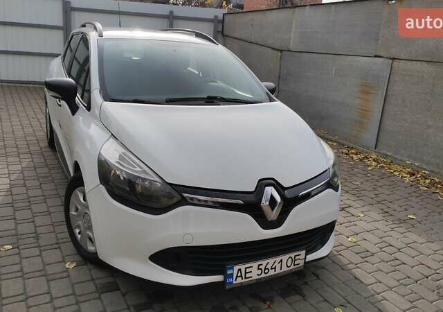 Белый Рено Клио, объемом двигателя 1.5 л и пробегом 259 тыс. км за 7400 $, фото 9 на Automoto.ua