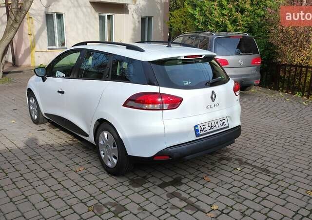Белый Рено Клио, объемом двигателя 1.5 л и пробегом 259 тыс. км за 7400 $, фото 32 на Automoto.ua