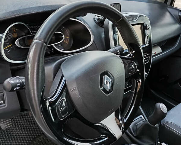 Белый Рено Клио, объемом двигателя 1.5 л и пробегом 248 тыс. км за 7300 $, фото 8 на Automoto.ua