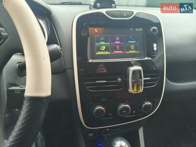 Рено Кліо 2015 у Полтаві на Automoto.ua Білий Рено Кліо, об'ємом двигуна 1.5 л та пробігом 270 тис. км за 6700 $, фото 1 на Automoto.ua