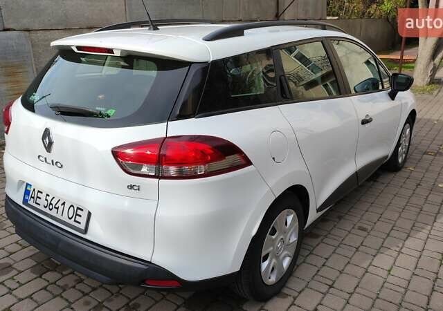 Белый Рено Клио, объемом двигателя 1.5 л и пробегом 259 тыс. км за 7400 $, фото 52 на Automoto.ua