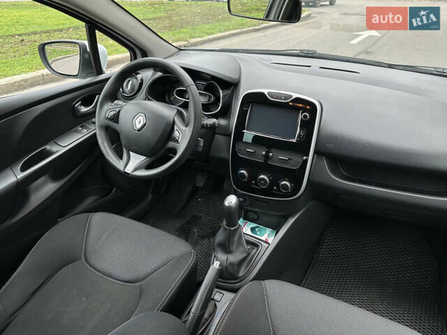 Белый Рено Клио, объемом двигателя 1.46 л и пробегом 280 тыс. км за 7699 $, фото 9 на Automoto.ua