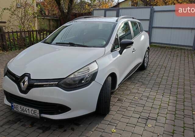 Белый Рено Клио, объемом двигателя 1.5 л и пробегом 259 тыс. км за 7400 $, фото 5 на Automoto.ua