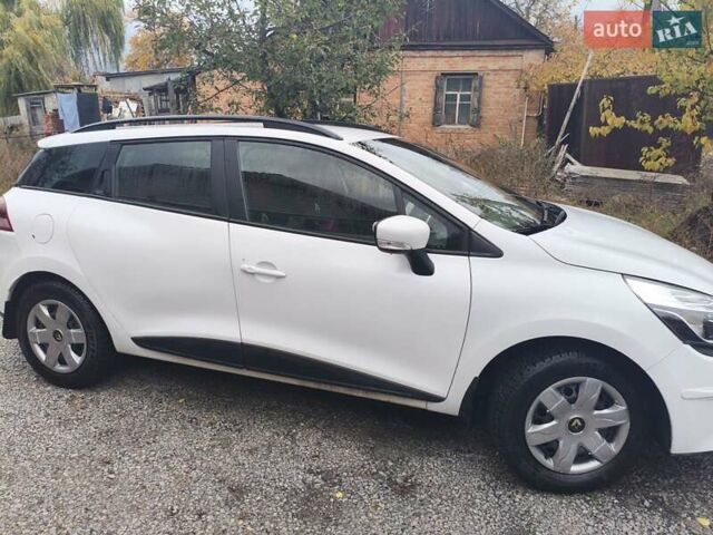 Рено Кліо 2015 у Полтаві на Automoto.ua Білий Рено Кліо, об'ємом двигуна 1.5 л та пробігом 270 тис. км за 6700 $, фото 5 на Automoto.ua