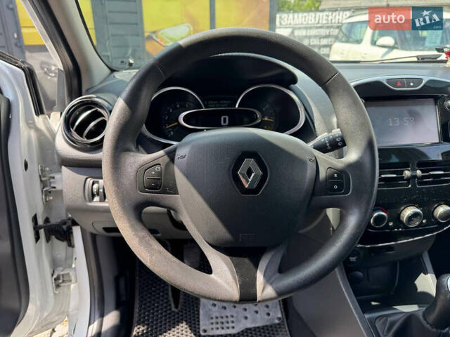 Белый Рено Клио, объемом двигателя 1.46 л и пробегом 245 тыс. км за 7800 $, фото 49 на Automoto.ua