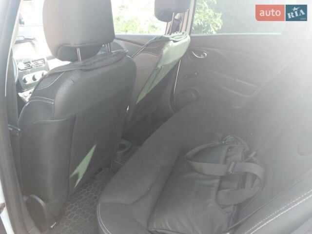 Білий Рено Кліо, об'ємом двигуна 1.5 л та пробігом 220 тис. км за 8000 $, фото 1 на Automoto.ua
