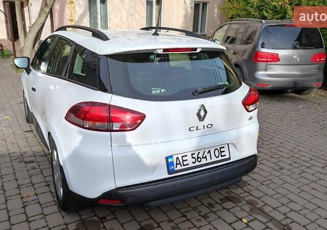 Белый Рено Клио, объемом двигателя 1.5 л и пробегом 259 тыс. км за 7400 $, фото 27 на Automoto.ua