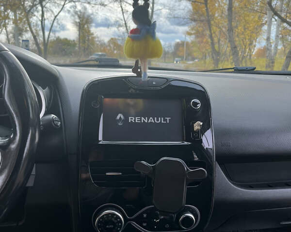 Рено Кліо 2015 у Дніпро (Дніпропетровську) на Automoto.ua Білий Рено Кліо, об'ємом двигуна 1.5 л та пробігом 189 тис. км за 8000 $, фото 9 на Automoto.ua
