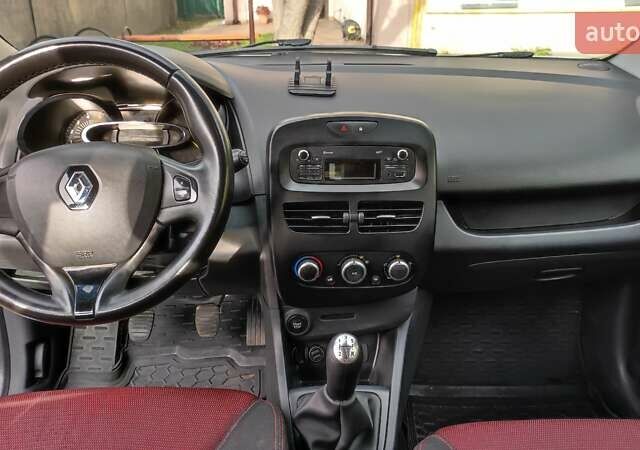 Белый Рено Клио, объемом двигателя 1.5 л и пробегом 259 тыс. км за 7400 $, фото 45 на Automoto.ua