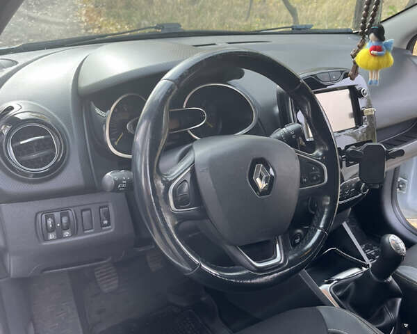 Рено Кліо 2015 у Дніпро (Дніпропетровську) на Automoto.ua Білий Рено Кліо, об'ємом двигуна 1.5 л та пробігом 189 тис. км за 8000 $, фото 11 на Automoto.ua
