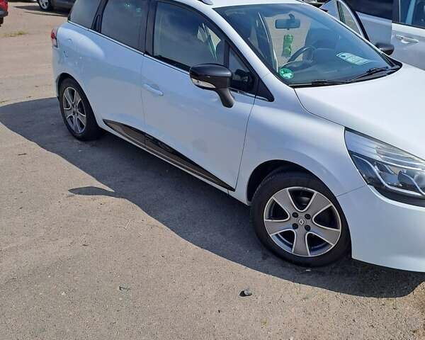 Белый Рено Клио, объемом двигателя 1.5 л и пробегом 223 тыс. км за 8199 $, фото 22 на Automoto.ua