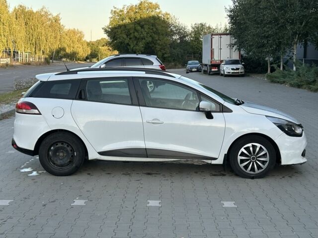 Белый Рено Клио, объемом двигателя 1.5 л и пробегом 240 тыс. км за 2350 $, фото 5 на Automoto.ua