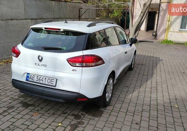 Белый Рено Клио, объемом двигателя 1.5 л и пробегом 259 тыс. км за 7400 $, фото 22 на Automoto.ua