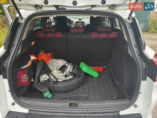 Рено Кліо 2015 у Полтаві на Automoto.ua Білий Рено Кліо, об'ємом двигуна 1.5 л та пробігом 270 тис. км за 6700 $, фото 11 на Automoto.ua