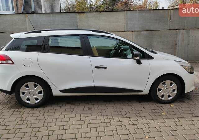 Белый Рено Клио, объемом двигателя 1.5 л и пробегом 259 тыс. км за 7400 $, фото 17 на Automoto.ua