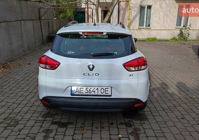 Белый Рено Клио, объемом двигателя 1.5 л и пробегом 259 тыс. км за 7400 $, фото 25 на Automoto.ua