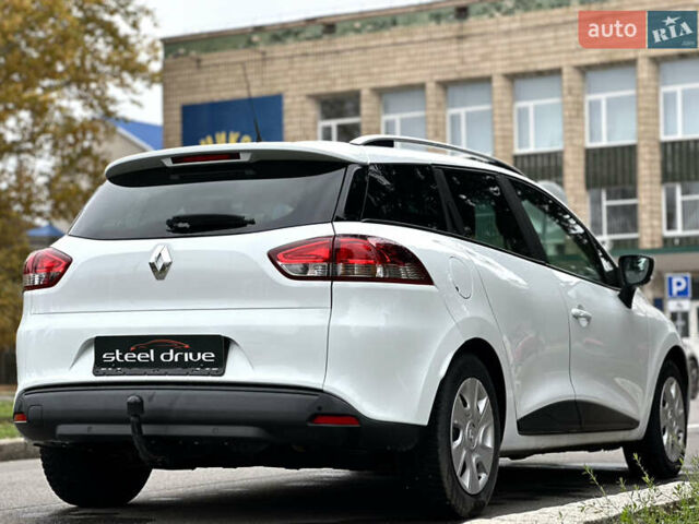 Белый Рено Клио, объемом двигателя 1.46 л и пробегом 280 тыс. км за 7699 $, фото 5 на Automoto.ua