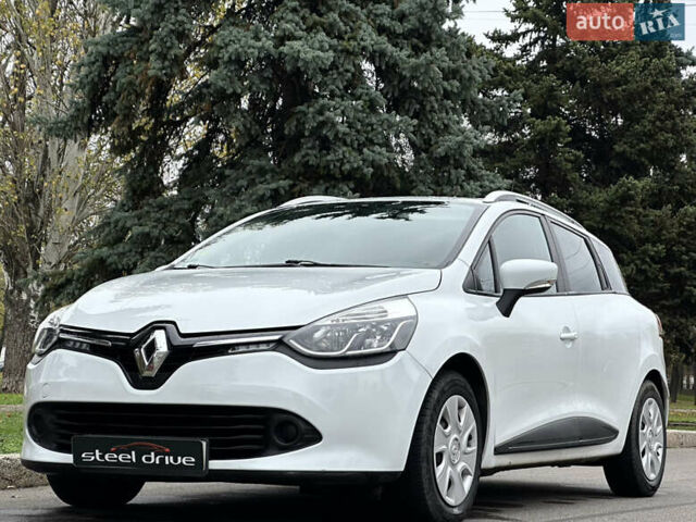 Белый Рено Клио, объемом двигателя 1.46 л и пробегом 280 тыс. км за 7699 $, фото 2 на Automoto.ua