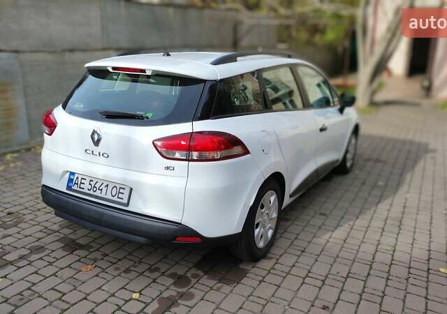 Белый Рено Клио, объемом двигателя 1.5 л и пробегом 259 тыс. км за 7400 $, фото 23 на Automoto.ua