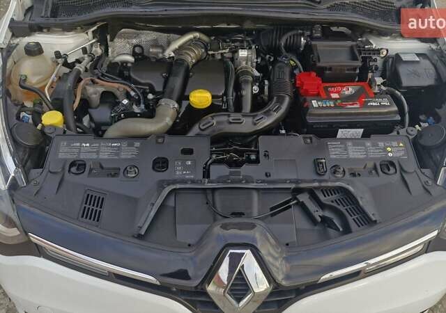 Рено Клио 2015 в Херсоне на Automoto.ua Белый Рено Клио, объемом двигателя 1.46 л и пробегом 280 тыс. км за 7500 $, фото 40 на Automoto.ua