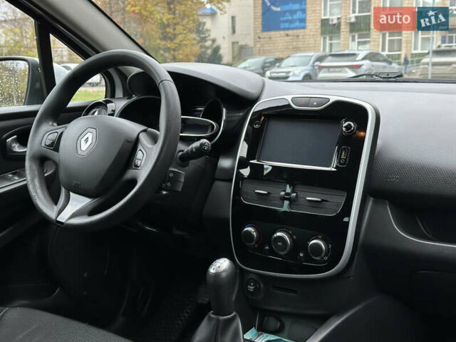 Белый Рено Клио, объемом двигателя 1.46 л и пробегом 280 тыс. км за 7699 $, фото 8 на Automoto.ua