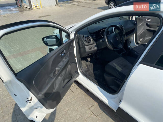 Білий Рено Кліо, об'ємом двигуна 1.5 л та пробігом 230 тис. км за 8100 $, фото 11 на Automoto.ua