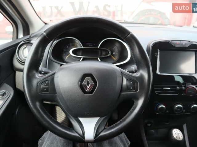 Білий Рено Кліо, об'ємом двигуна 1.46 л та пробігом 310 тис. км за 6800 $, фото 48 на Automoto.ua