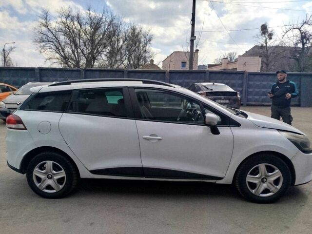 Білий Рено Кліо, об'ємом двигуна 1.5 л та пробігом 615 тис. км за 4200 $, фото 3 на Automoto.ua