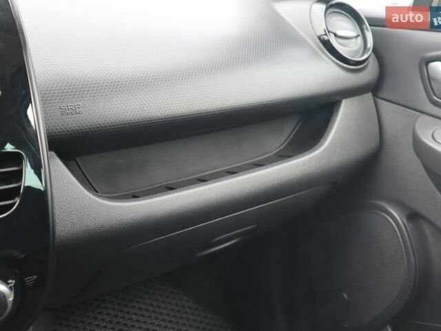 Білий Рено Кліо, об'ємом двигуна 1.46 л та пробігом 310 тис. км за 6800 $, фото 49 на Automoto.ua