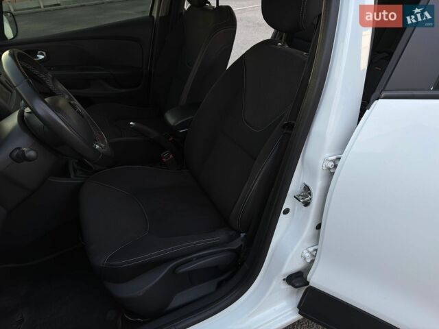 Белый Рено Клио, объемом двигателя 1.5 л и пробегом 344 тыс. км за 6500 $, фото 10 на Automoto.ua