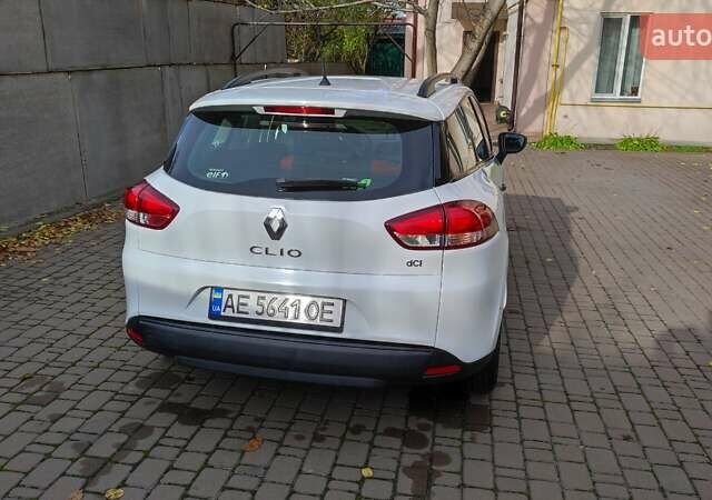 Белый Рено Клио, объемом двигателя 1.5 л и пробегом 259 тыс. км за 7400 $, фото 24 на Automoto.ua