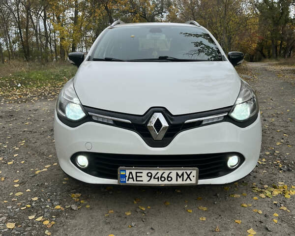 Рено Кліо 2015 у Дніпро (Дніпропетровську) на Automoto.ua Білий Рено Кліо, об'ємом двигуна 1.5 л та пробігом 189 тис. км за 8000 $, фото 3 на Automoto.ua