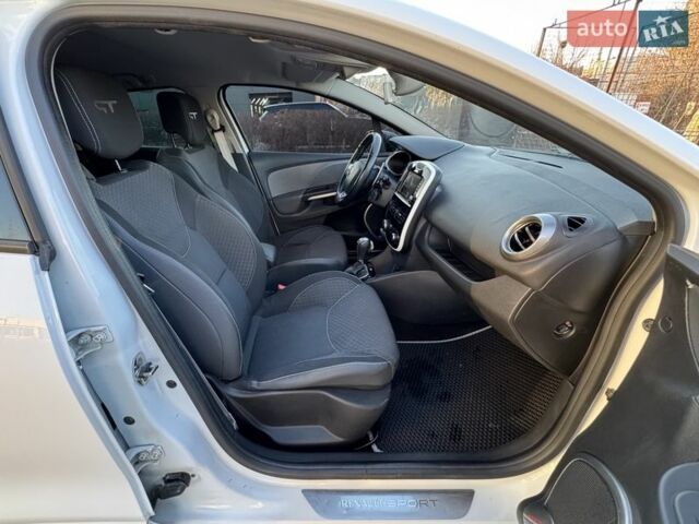 Білий Рено Кліо, об'ємом двигуна 1.2 л та пробігом 118 тис. км за 9300 $, фото 13 на Automoto.ua