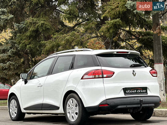 Белый Рено Клио, объемом двигателя 1.46 л и пробегом 280 тыс. км за 7699 $, фото 6 на Automoto.ua