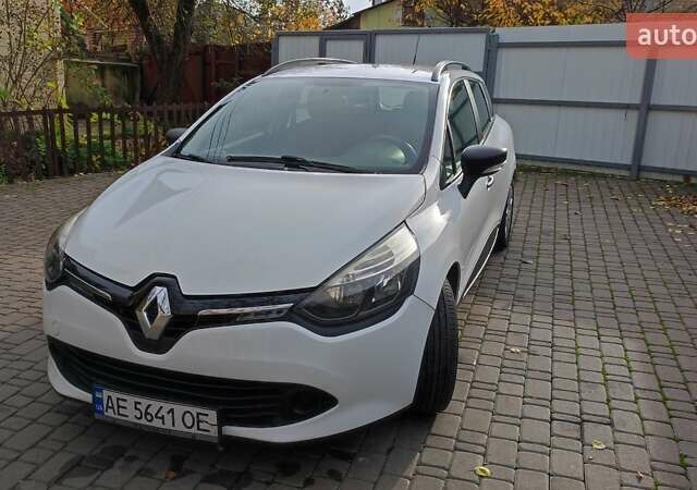 Белый Рено Клио, объемом двигателя 1.5 л и пробегом 259 тыс. км за 7400 $, фото 6 на Automoto.ua