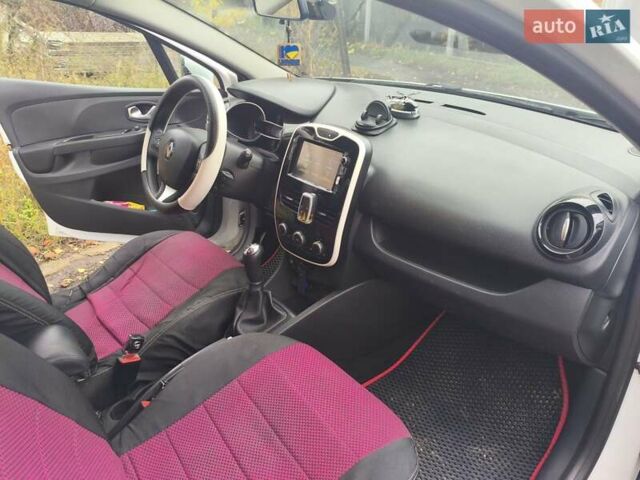 Рено Кліо 2015 у Полтаві на Automoto.ua Білий Рено Кліо, об'ємом двигуна 1.5 л та пробігом 270 тис. км за 6700 $, фото 3 на Automoto.ua