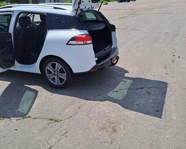 Белый Рено Клио, объемом двигателя 1.5 л и пробегом 223 тыс. км за 8199 $, фото 9 на Automoto.ua