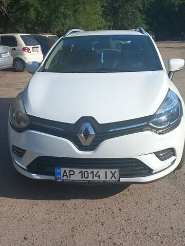 Белый Рено Клио, объемом двигателя 1.5 л и пробегом 240 тыс. км за 8800 $, фото 4 на Automoto.ua