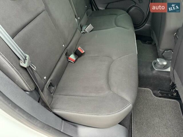 Білий Рено Кліо, об'ємом двигуна 1.46 л та пробігом 142 тис. км за 9500 $, фото 15 на Automoto.ua