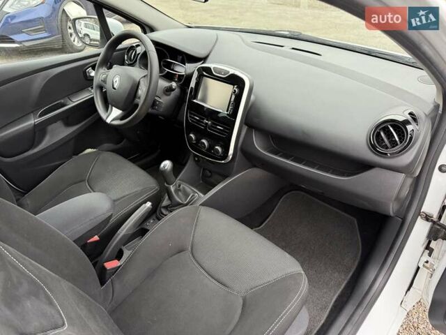 Білий Рено Кліо, об'ємом двигуна 1.46 л та пробігом 142 тис. км за 9500 $, фото 17 на Automoto.ua