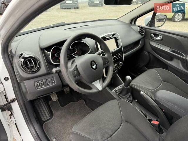 Білий Рено Кліо, об'ємом двигуна 1.46 л та пробігом 142 тис. км за 9500 $, фото 6 на Automoto.ua