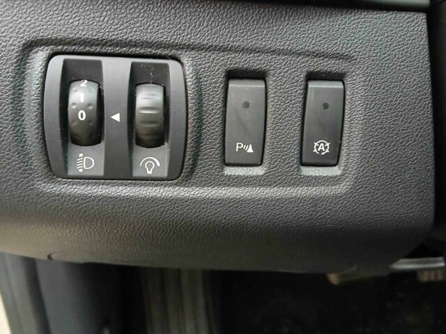 Белый Рено Клио, объемом двигателя 1.5 л и пробегом 140 тыс. км за 9900 $, фото 10 на Automoto.ua