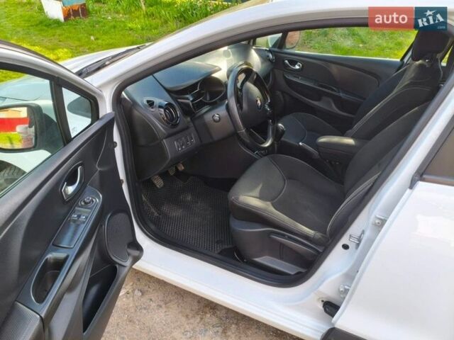 Білий Рено Кліо, об'ємом двигуна 1.5 л та пробігом 262 тис. км за 8000 $, фото 9 на Automoto.ua