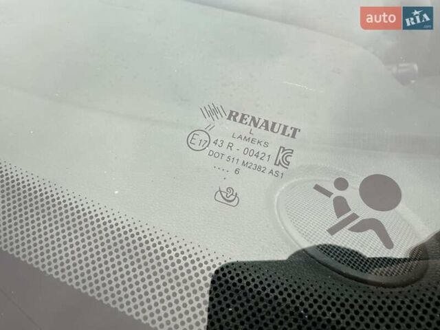 Белый Рено Клио, объемом двигателя 1.46 л и пробегом 142 тыс. км за 8998 $, фото 4 на Automoto.ua