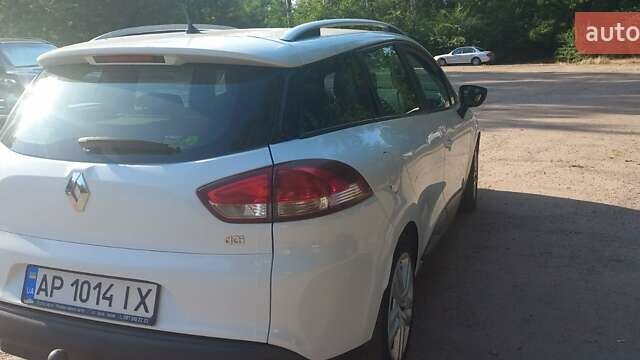 Белый Рено Клио, объемом двигателя 1.5 л и пробегом 240 тыс. км за 8800 $, фото 2 на Automoto.ua