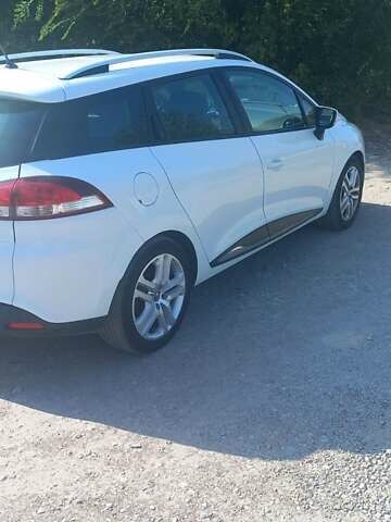 Белый Рено Клио, объемом двигателя 1.5 л и пробегом 240 тыс. км за 8800 $, фото 3 на Automoto.ua