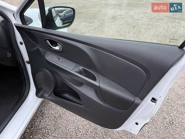 Білий Рено Кліо, об'ємом двигуна 1.46 л та пробігом 142 тис. км за 9500 $, фото 16 на Automoto.ua
